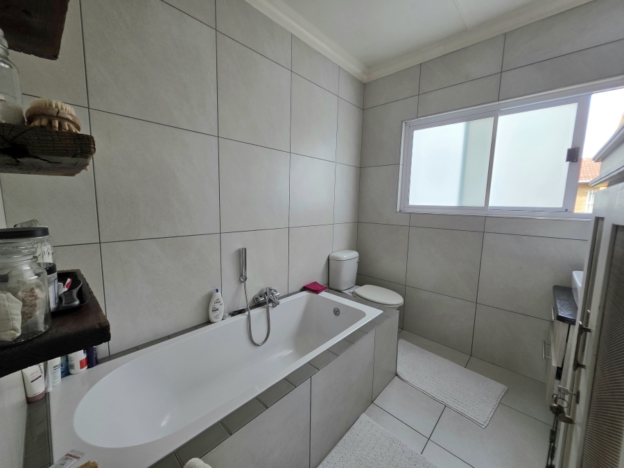 3 Bedroom Property for Sale in Naudeville Free State
